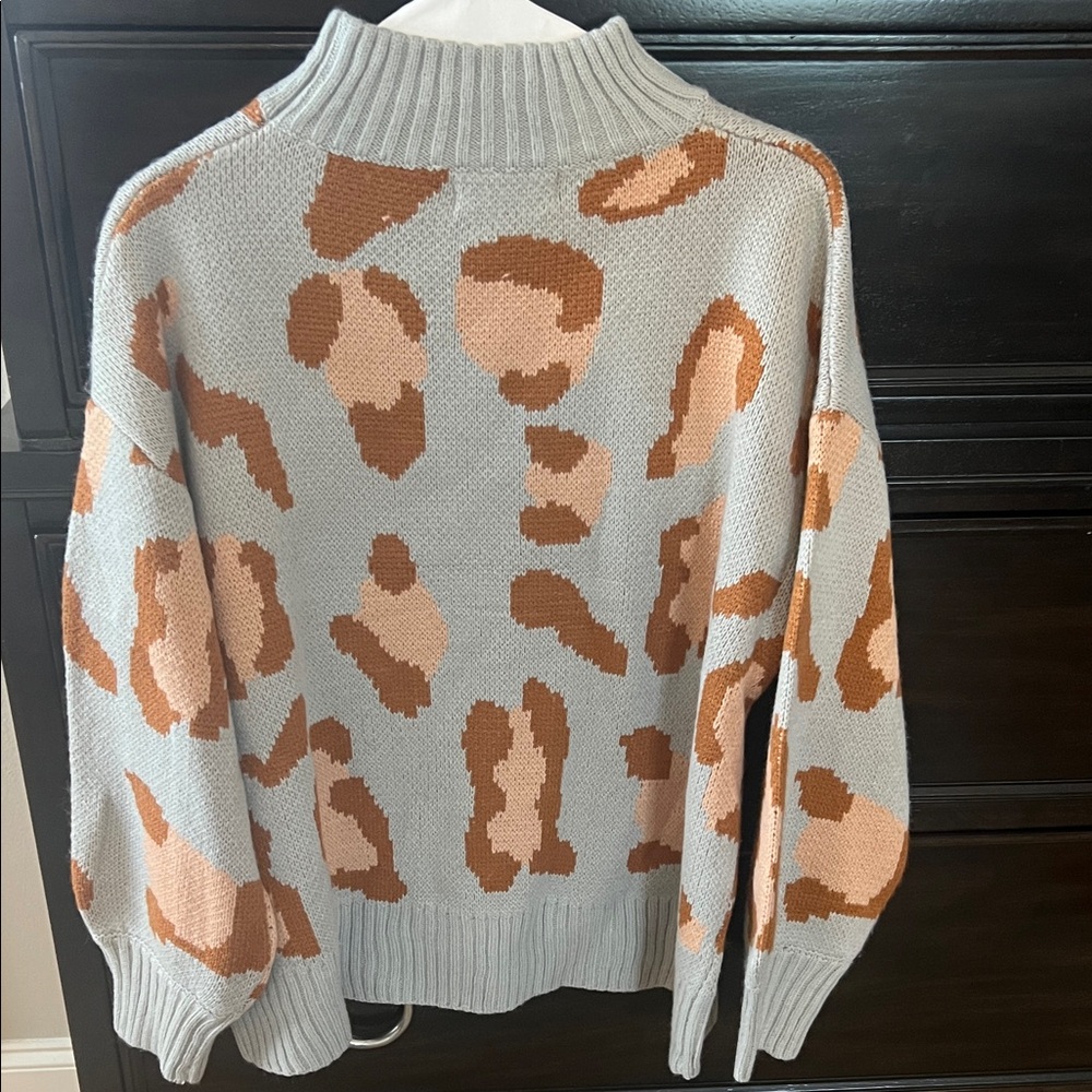 Patterned Sweater - Picture 3 of 4
